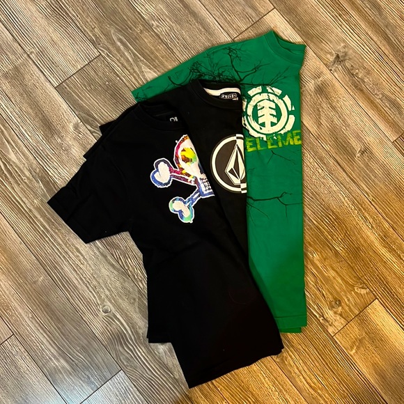 Skate Element Billabong Volcom boys bundle of three T shirts 2 small 1 large - Picture 1 of 7